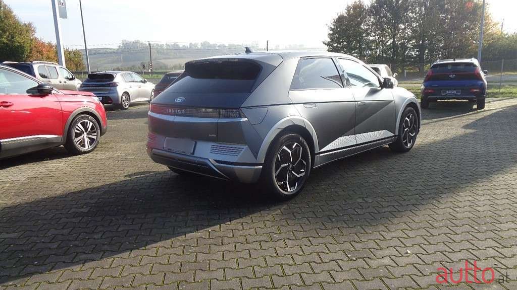 2022' Hyundai Ioniq 5 photo #4