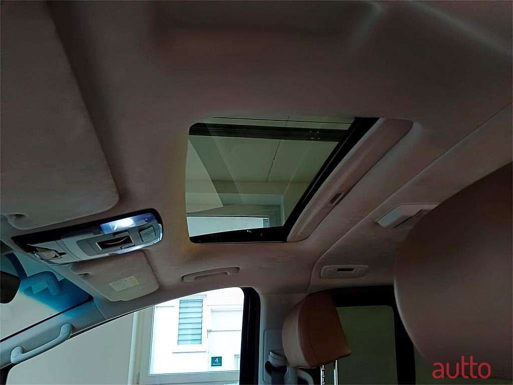 2022' Hyundai Staria photo #4