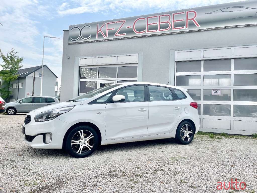 2013' Kia Carens photo #2