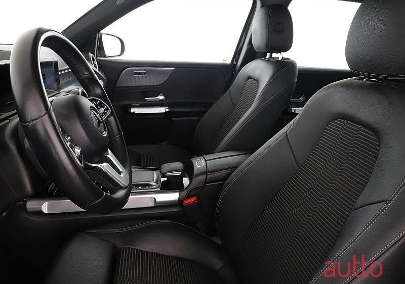 2021' Mercedes-Benz GLB photo #2