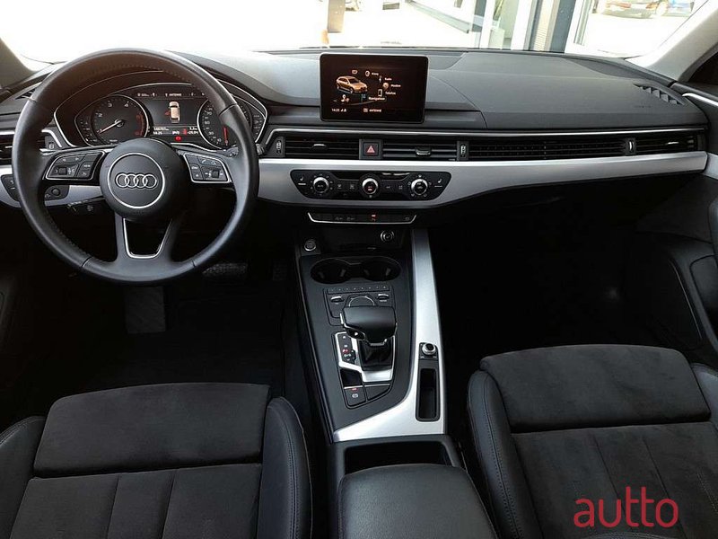 2019' Audi A4 photo #2