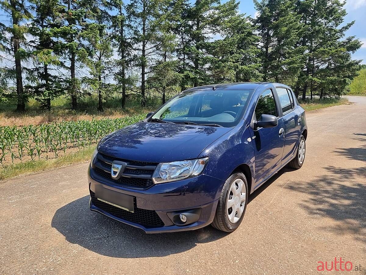 2016' Dacia Sandero photo #5