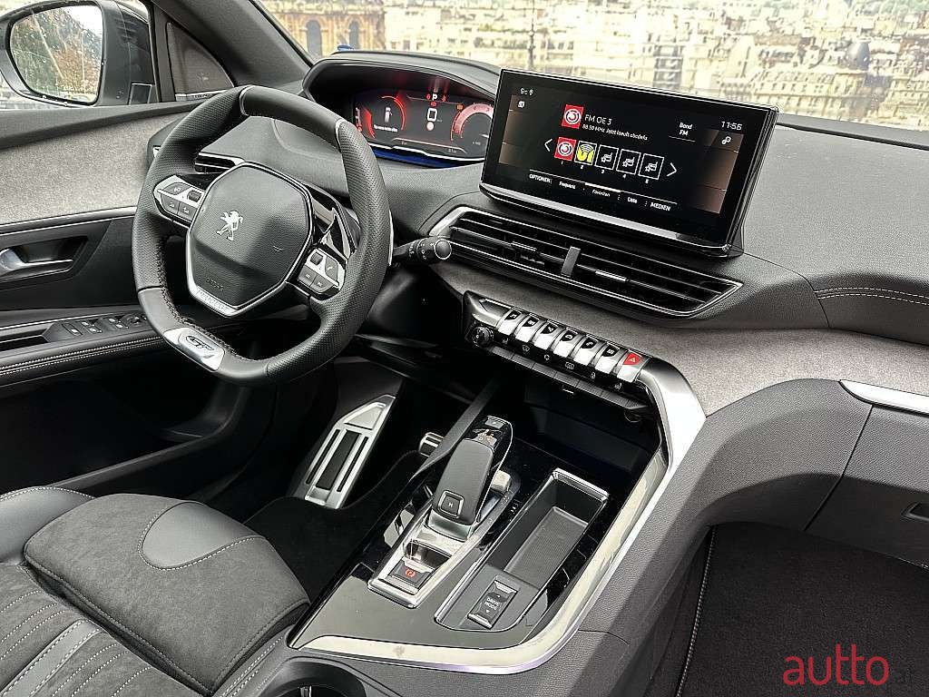 2022' Peugeot 5008 photo #5