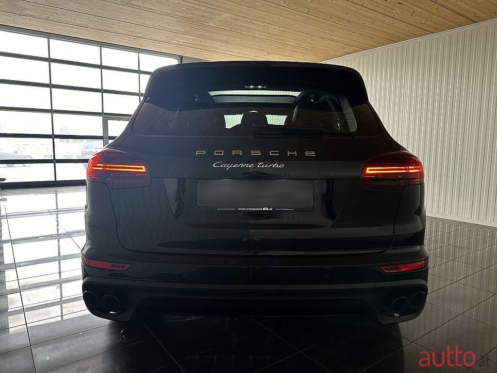 2015' Porsche Cayenne photo #4