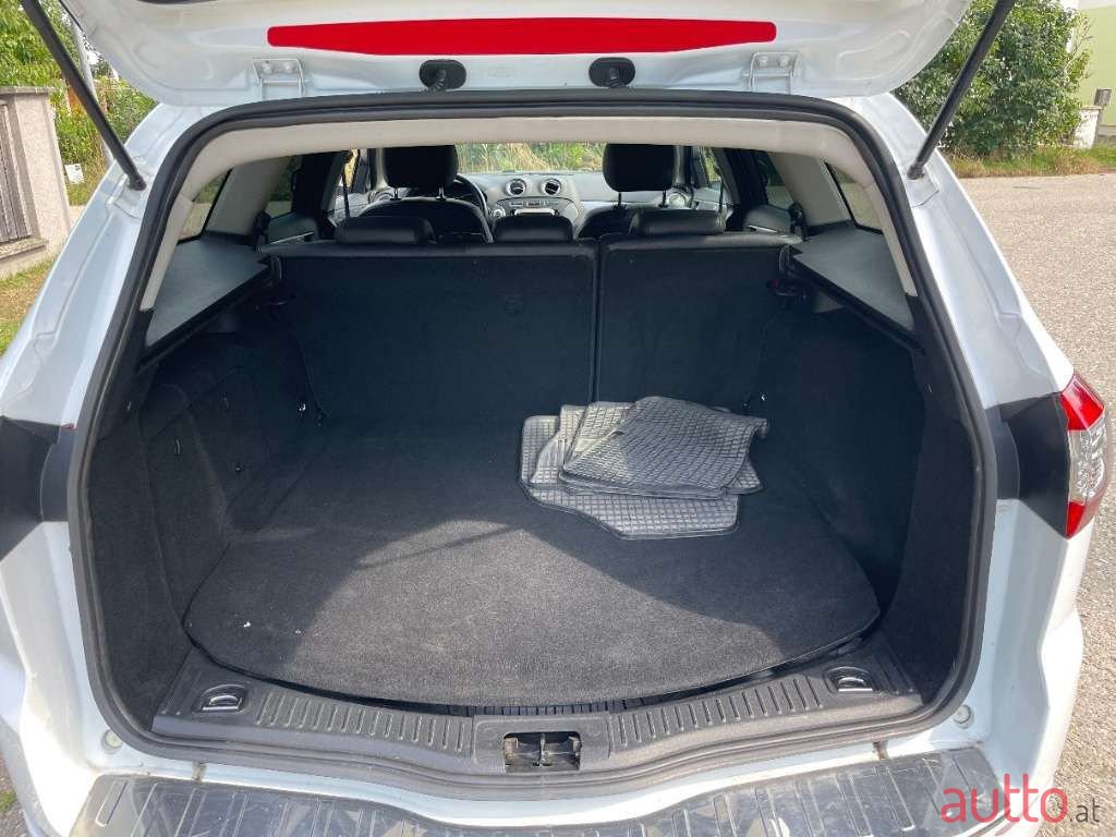 2011' Ford Mondeo photo #5