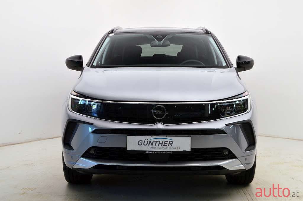 2022' Opel Grandland X photo #2