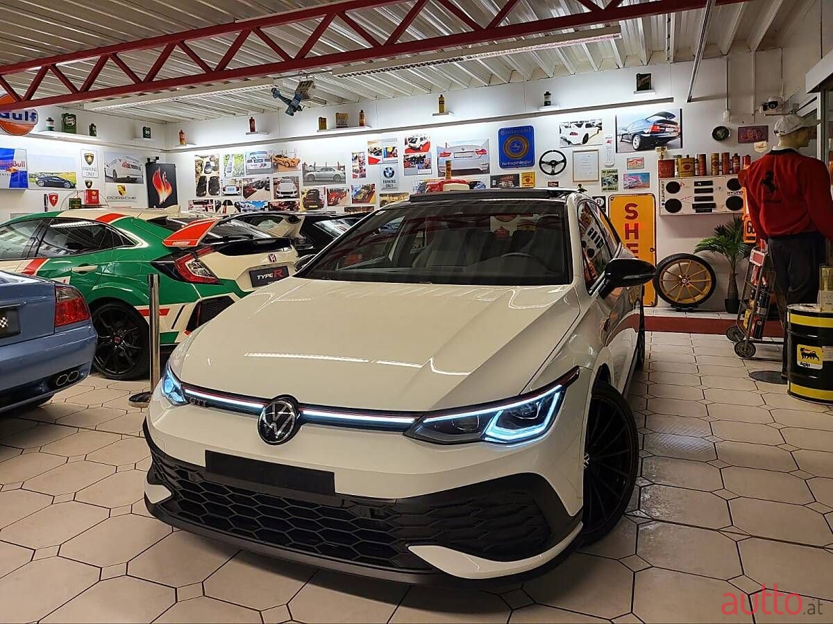 2022' Volkswagen Golf photo #2