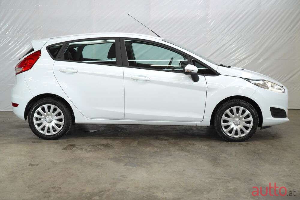 2016' Ford Fiesta photo #2