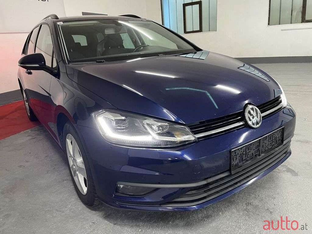 2018' Volkswagen Golf photo #2