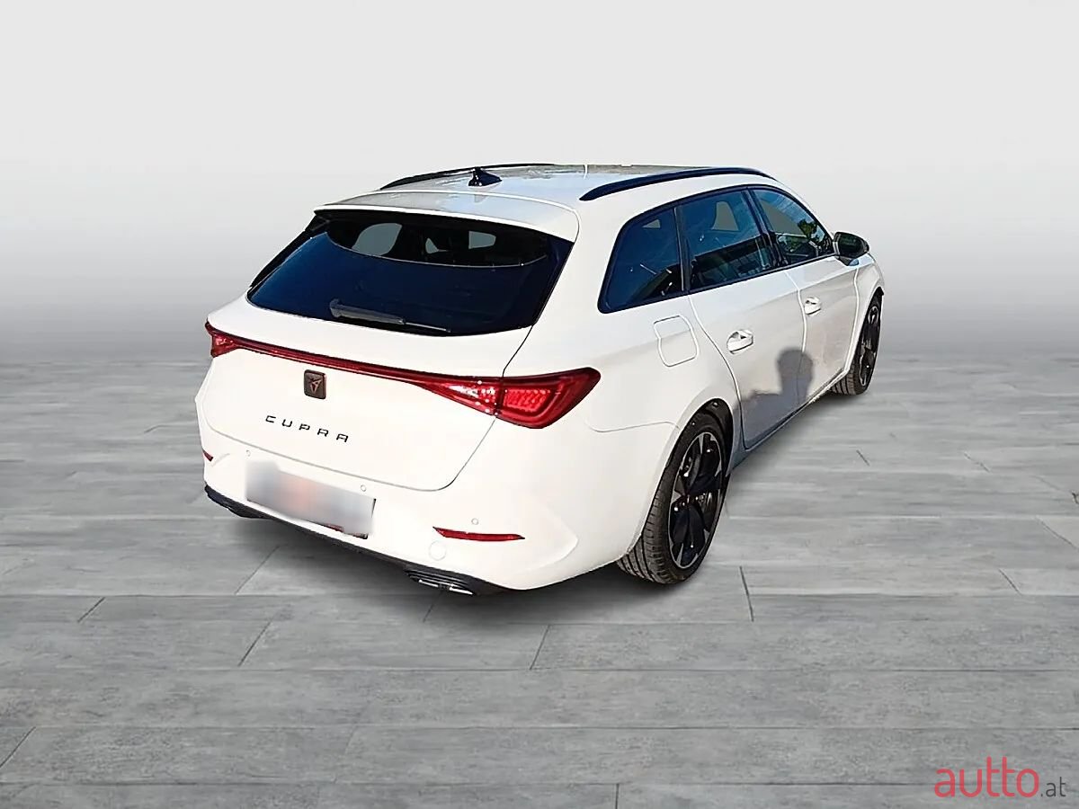 2023' Cupra Leon photo #5