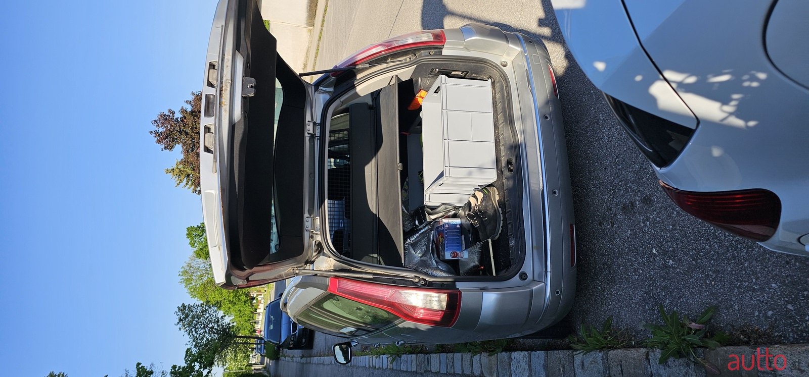 2012' Citroen Grand C4 Picasso photo #5