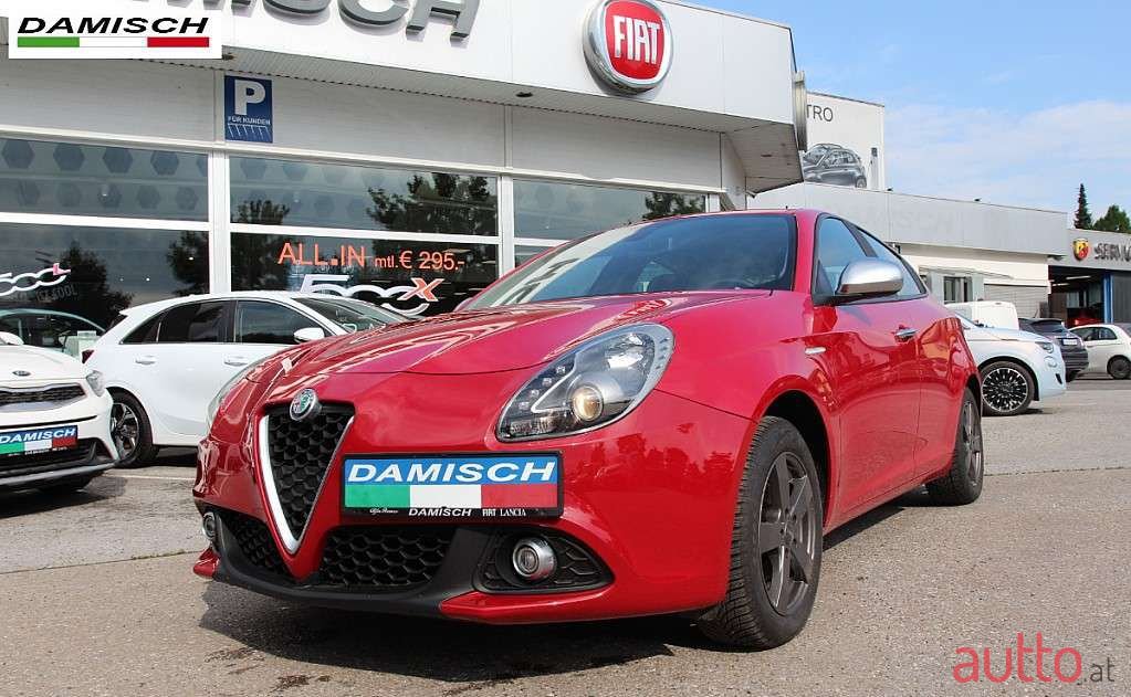 2016' Alfa Romeo Giulietta photo #2