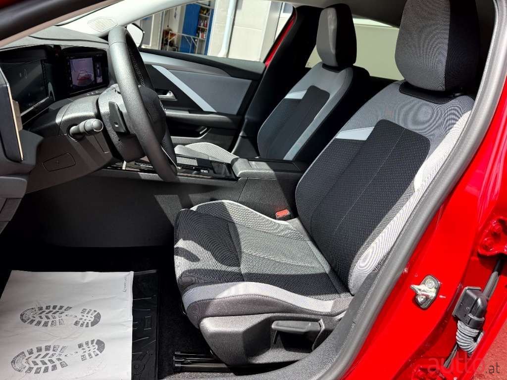 2023' Opel Astra photo #5