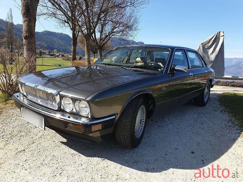 1989' Jaguar XJ photo #1