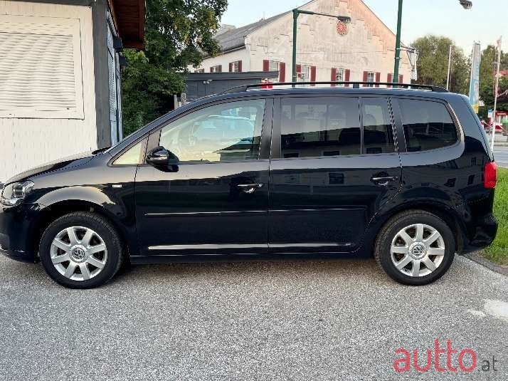 2013' Volkswagen Touran photo #2