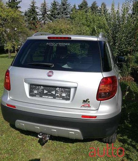 2014' Fiat Sedici photo #2