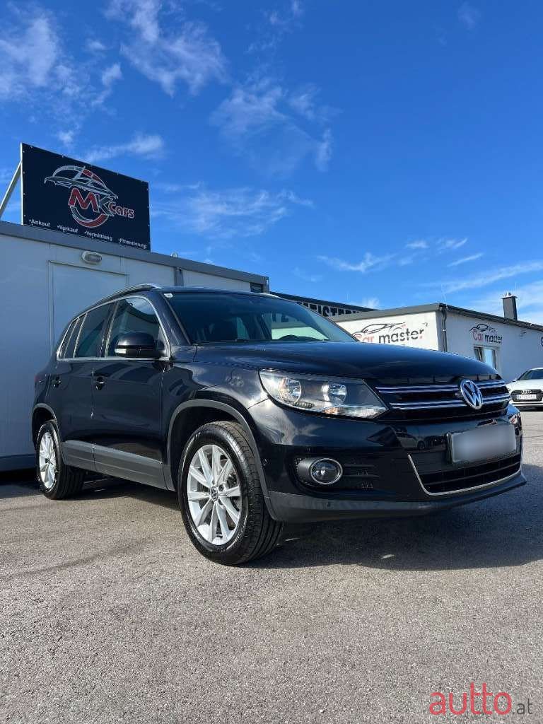 2011' Volkswagen Tiguan photo #5