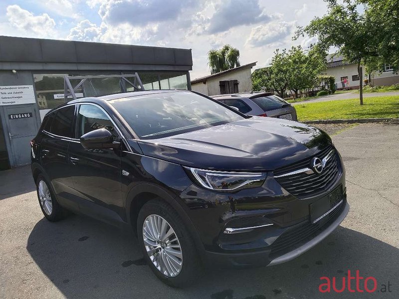 2018' Opel Grandland X photo #1