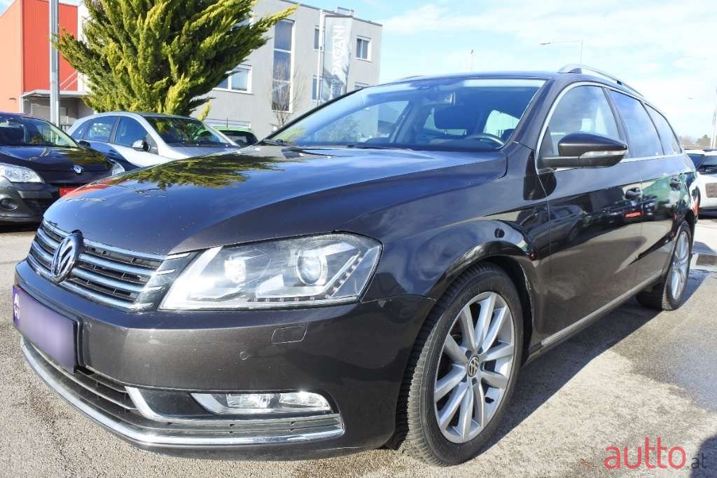 2011' Volkswagen Passat photo #1