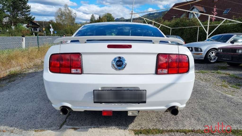 2006' Ford Mustang photo #6