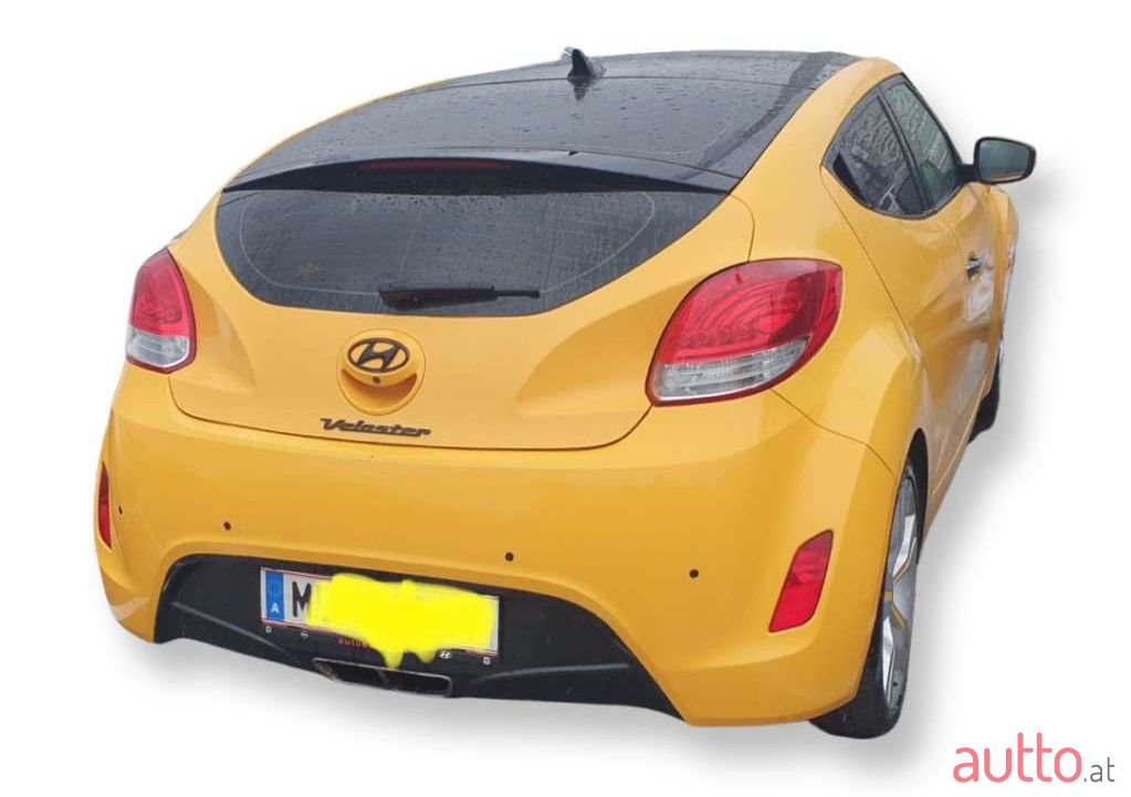 2012' Hyundai Veloster photo #2