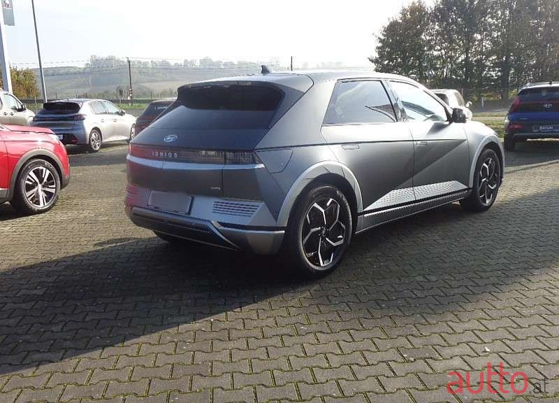 2022' Hyundai Ioniq 5 photo #4