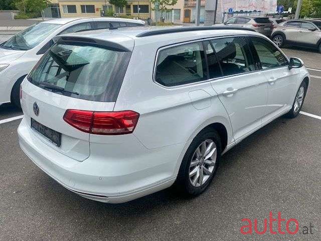 2015' Volkswagen Passat photo #5