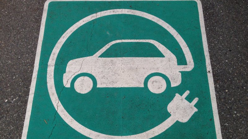 Jetzt werden auch Elektro-Fahrzeuge besteuert!
