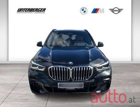 2022' BMW X5 photo #2
