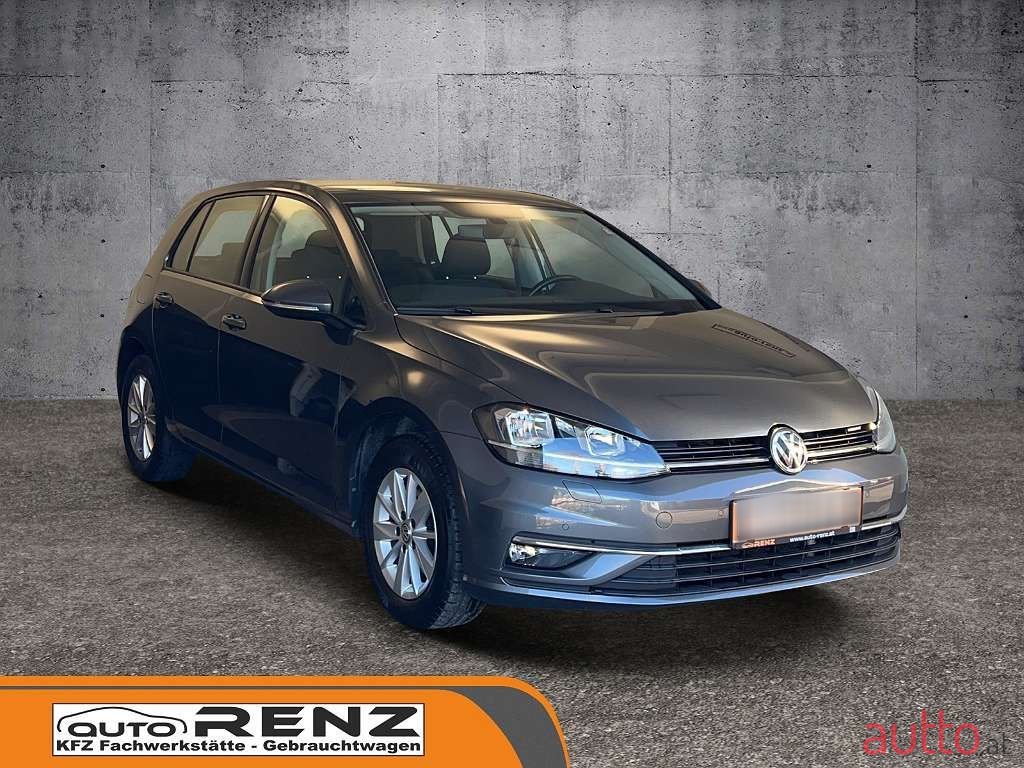 2019' Volkswagen Golf photo #3