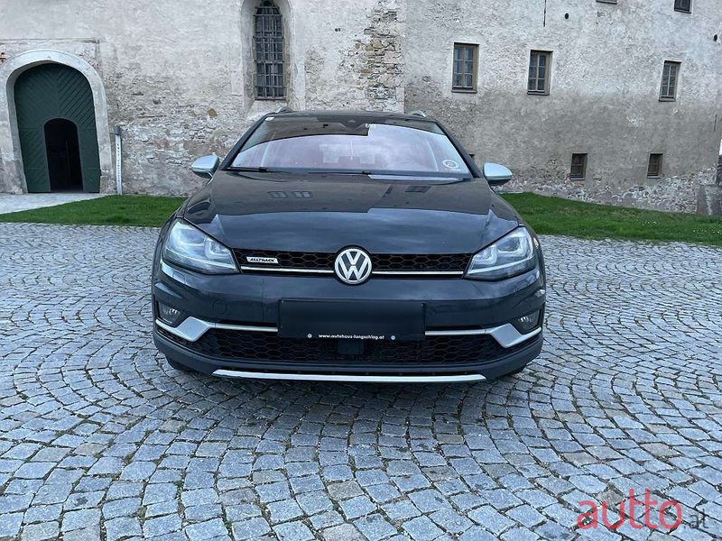 2016' Volkswagen Golf photo #1