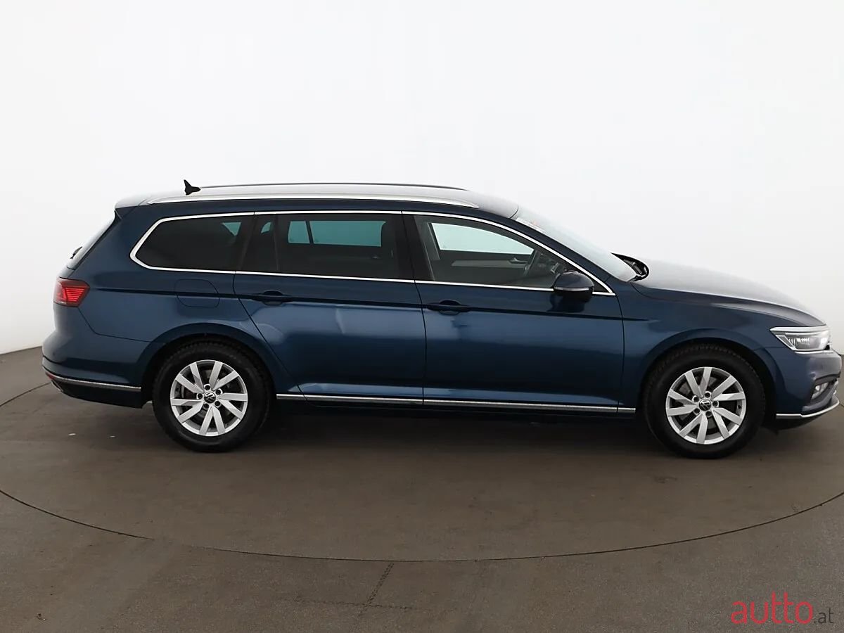 2023' Volkswagen Passat photo #3