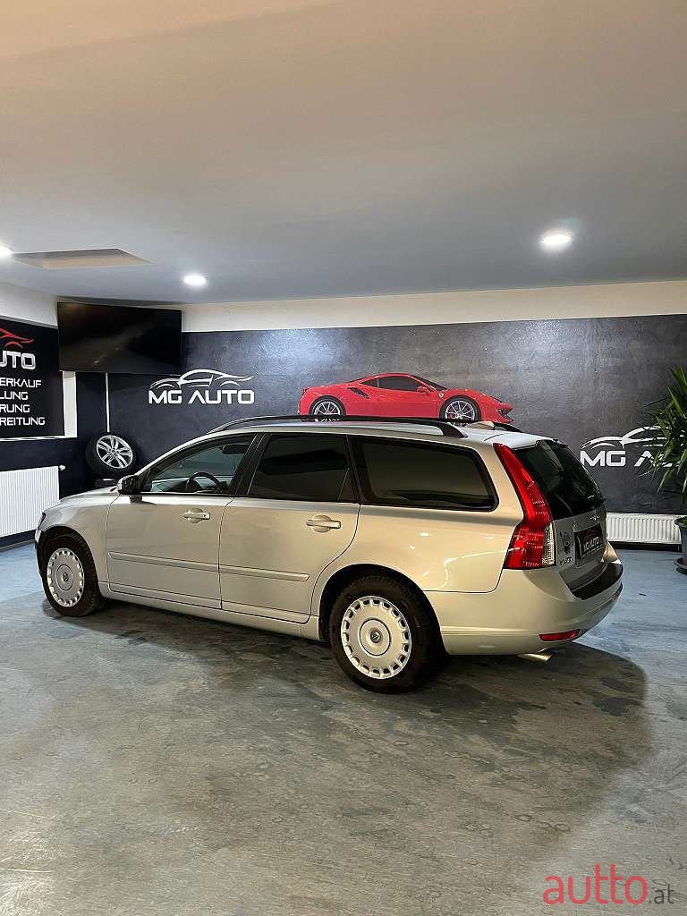 2008' Volvo V50 photo #1