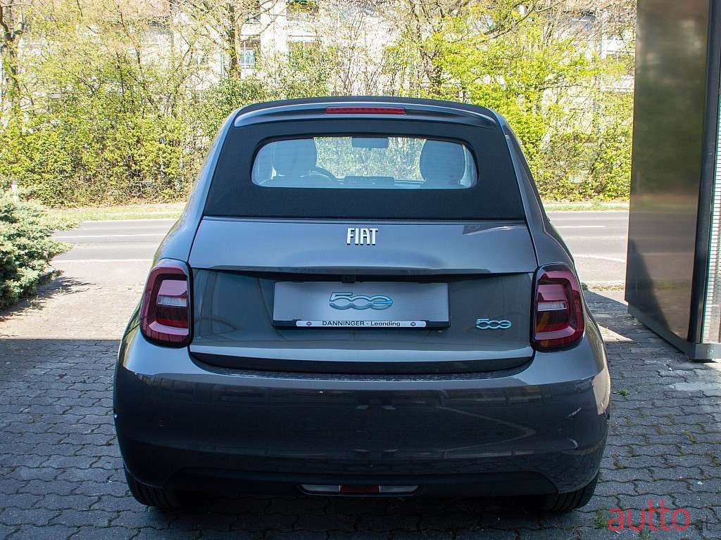 2021' Fiat 500 photo #5