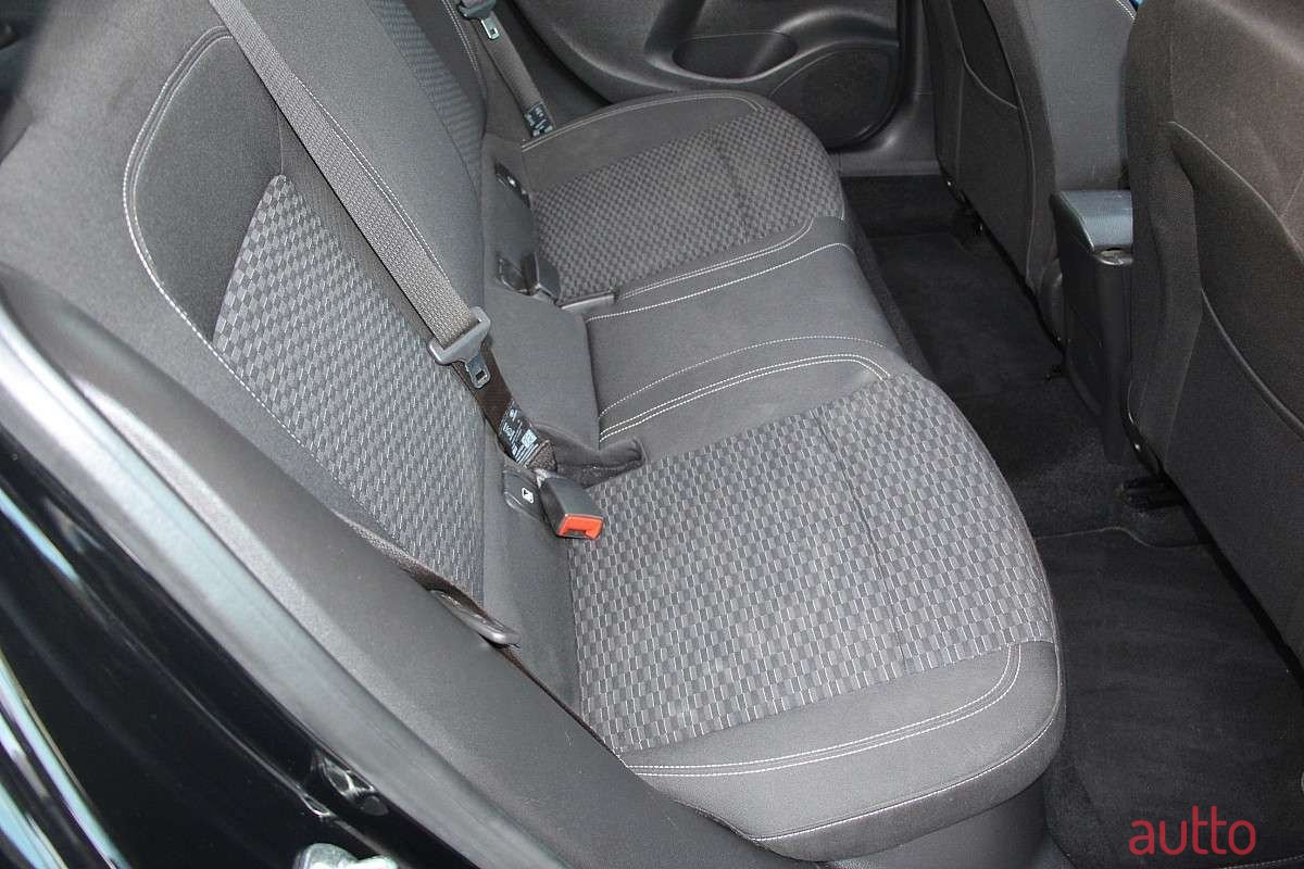 2017' Opel Astra photo #5