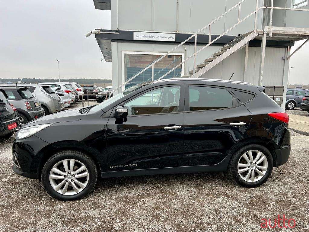 2011' Hyundai ix35 photo #2