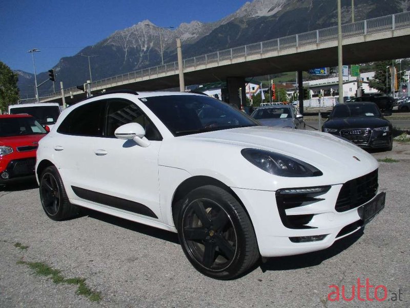 2015' Porsche Macan photo #3