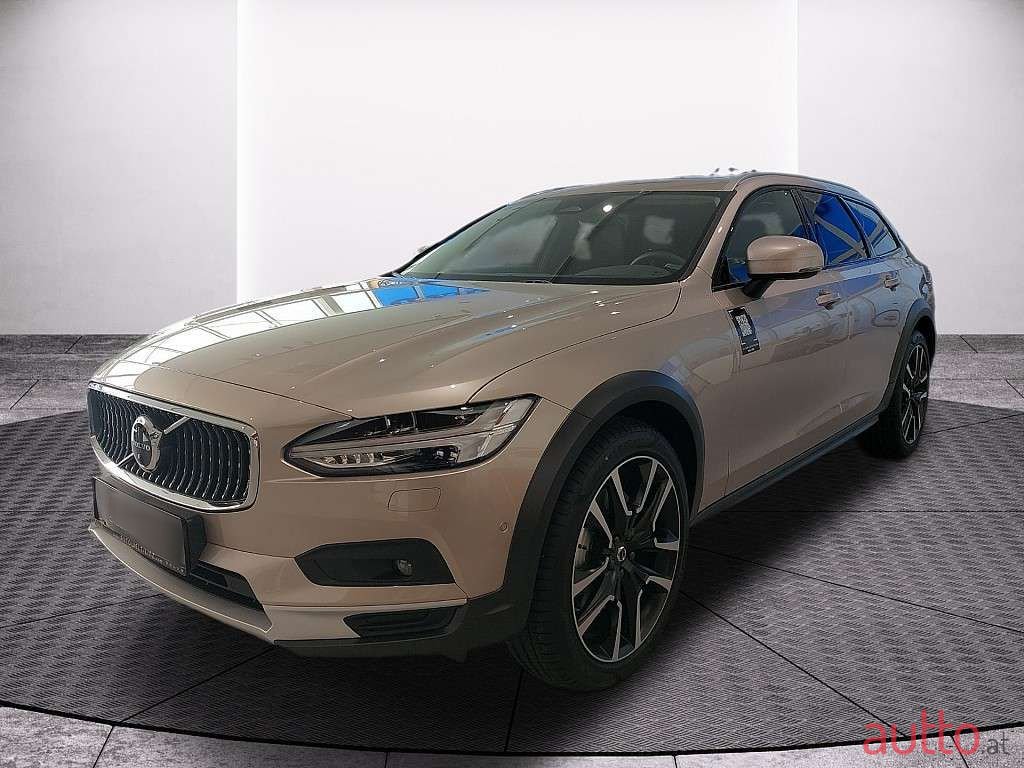 2023' Volvo V90 photo #2