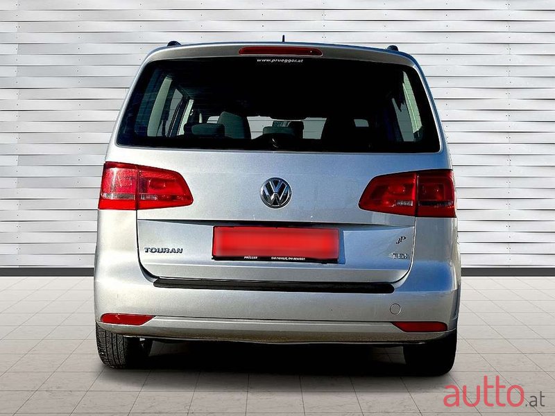 2011' Volkswagen Touran photo #4