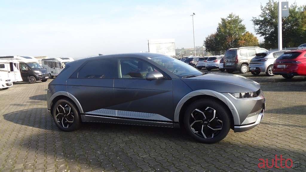 2022' Hyundai Ioniq 5 photo #3