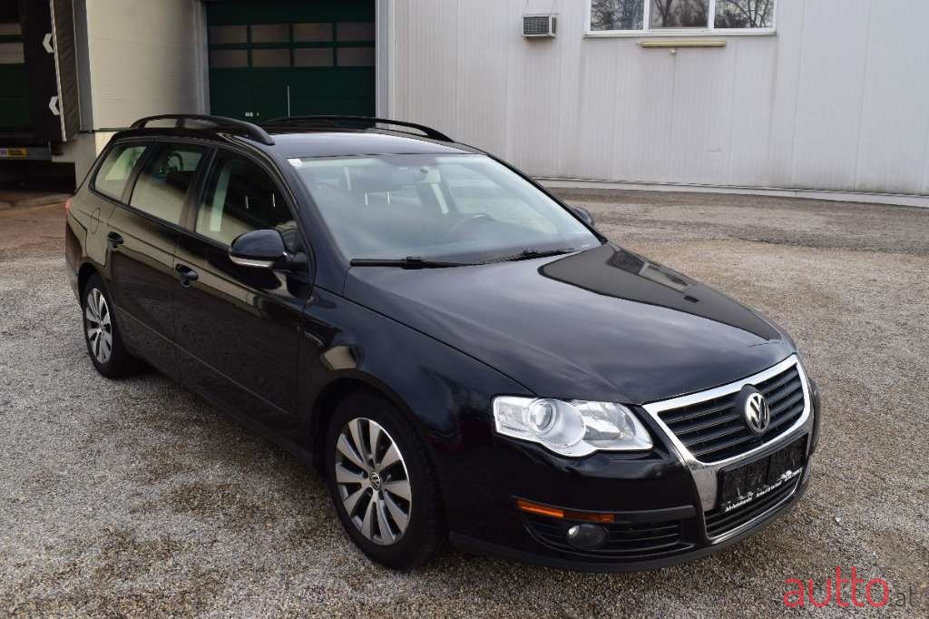 2009' Volkswagen Passat photo #3