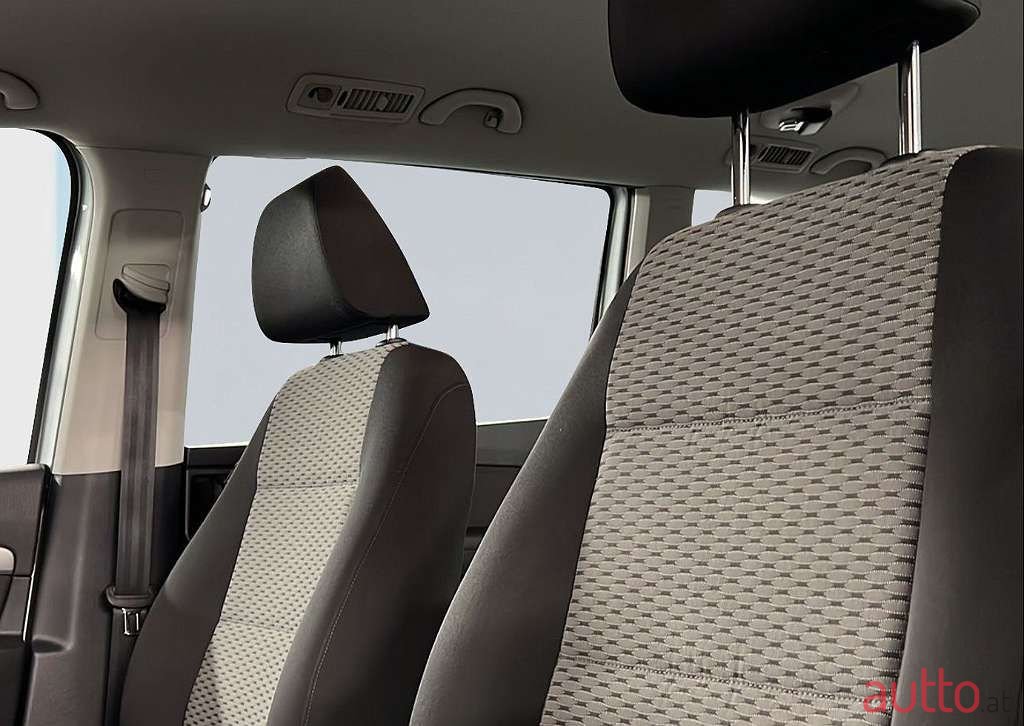 2012' Volkswagen Sharan photo #4