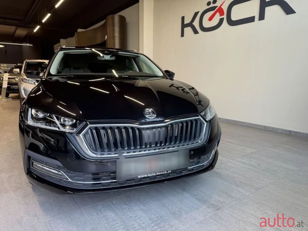 2023' Skoda Octavia photo #3