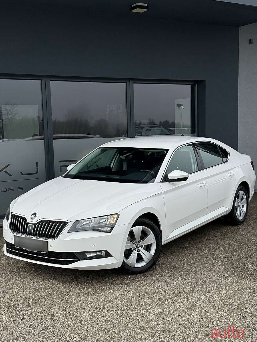 2018' Skoda Superb photo #1