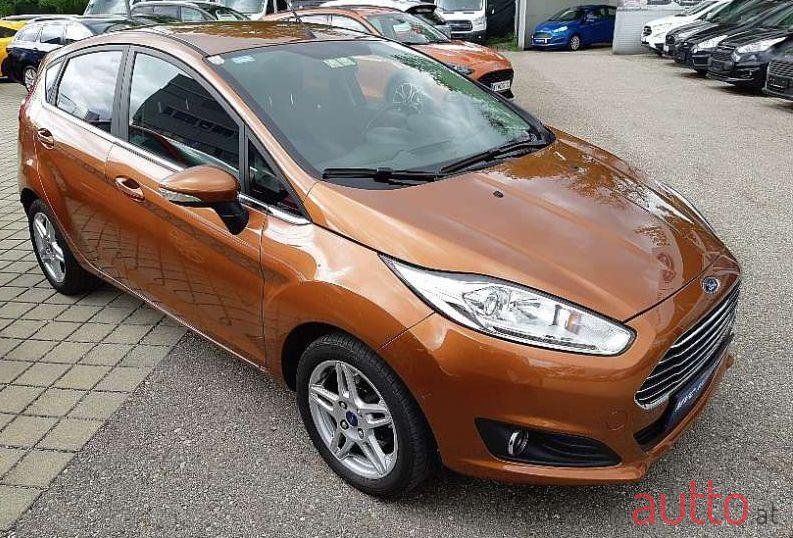 2015' Ford Fiesta photo #2