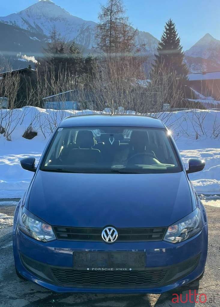 2013' Volkswagen Polo photo #1