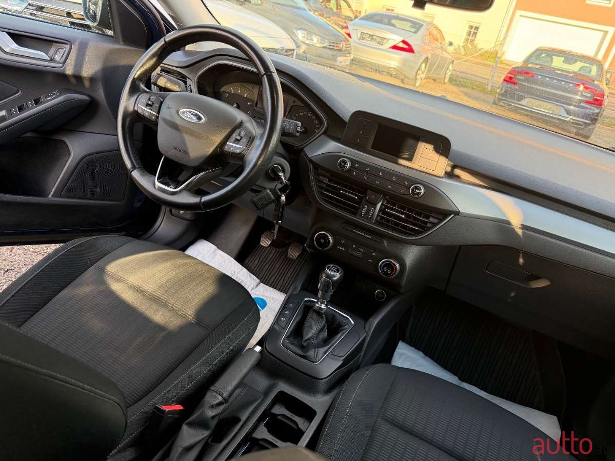 2019' Ford Focus photo #6