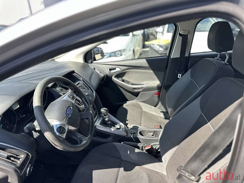 2012' Ford Focus photo #5