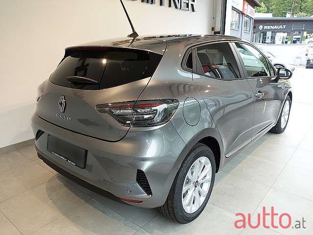 2024' Renault Clio photo #3