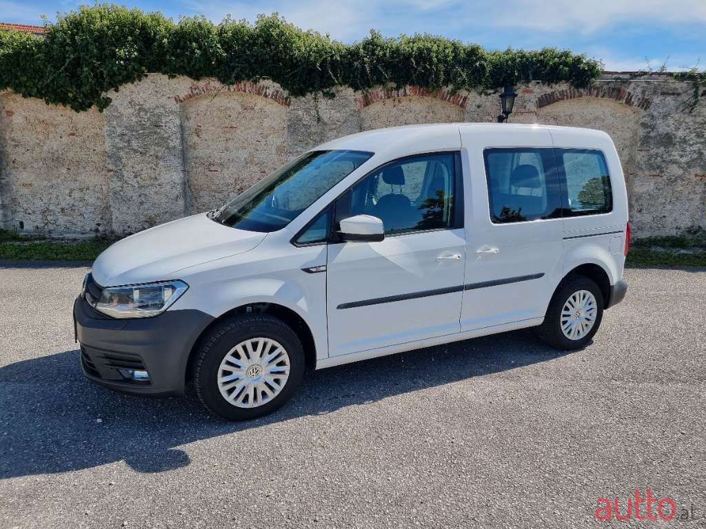 2017' Volkswagen Caddy photo #2